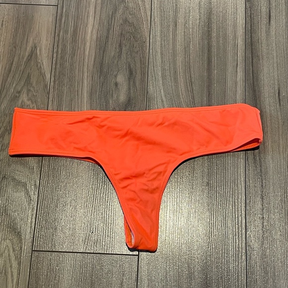 The Cheeky Bikini - Freedom regular rise bikini bottom - size medium - Picture 3 of 4